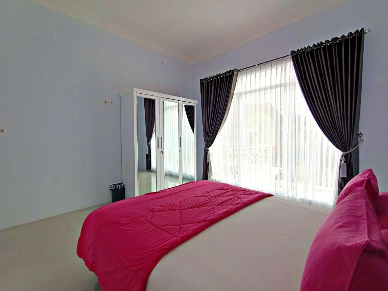 Villa Tiara 2 Cikundul Eksteriør billede